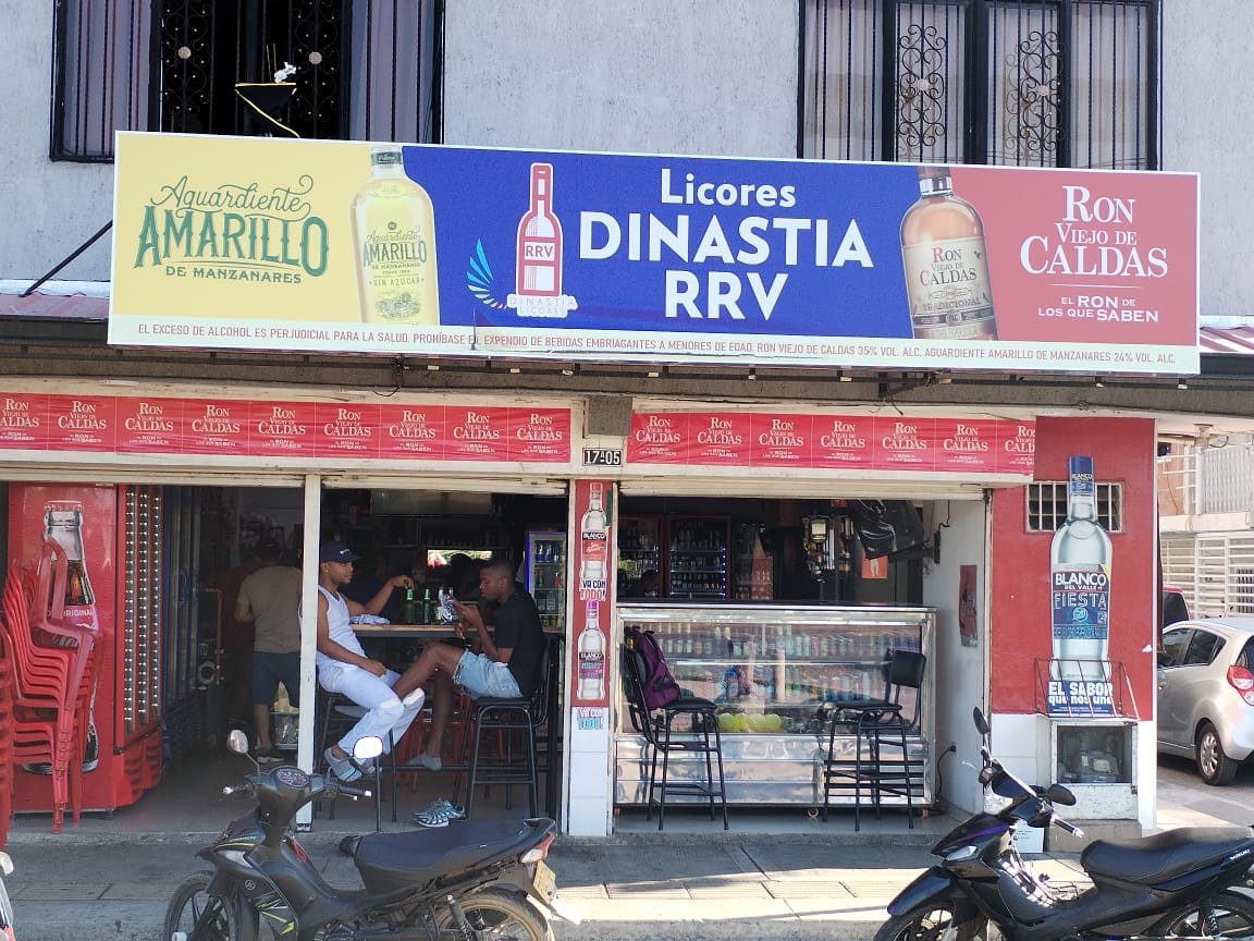 Letrero de La Dinastía